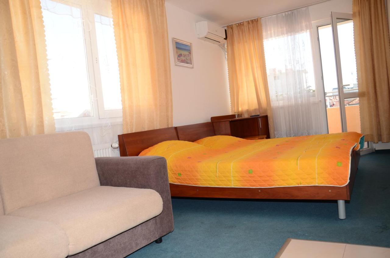 Veda Guest House Pomorie Exterior photo